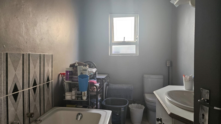 3 Bedroom Property for Sale in Gustrouw Western Cape